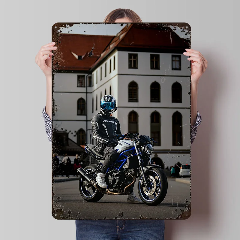 Rider in City Gedrucktes Poster, personalisierte Wandkunst, Retro-Vintage-Metallblechschilder für die Dekoration von Räumen, gemütliche Hauswanddekoration