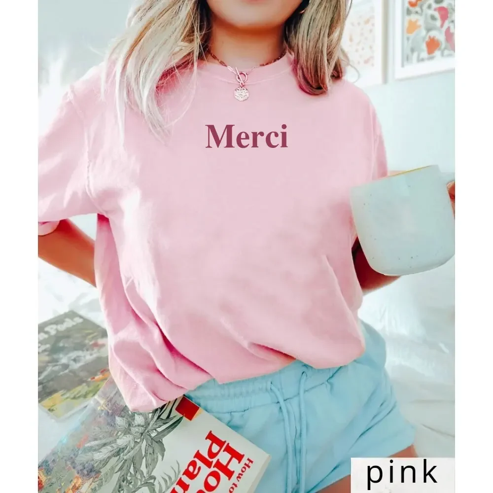 2025 nuevas camisetas francesas con estampado de letras Merci para mujer, camisetas de algodón rosa, camisetas holgadas de manga corta de verano, camisetas elegantes informales
