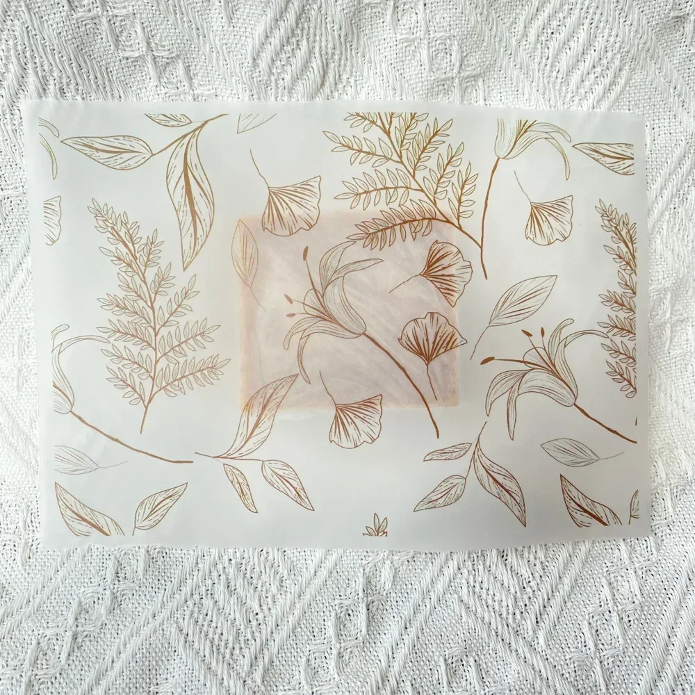 Lily Floral Print 80% przezroczysty papier Ręcznie robiony papier do pakowania mydła Papier woskowy Przyjazny dla środowiska papier do pakowania