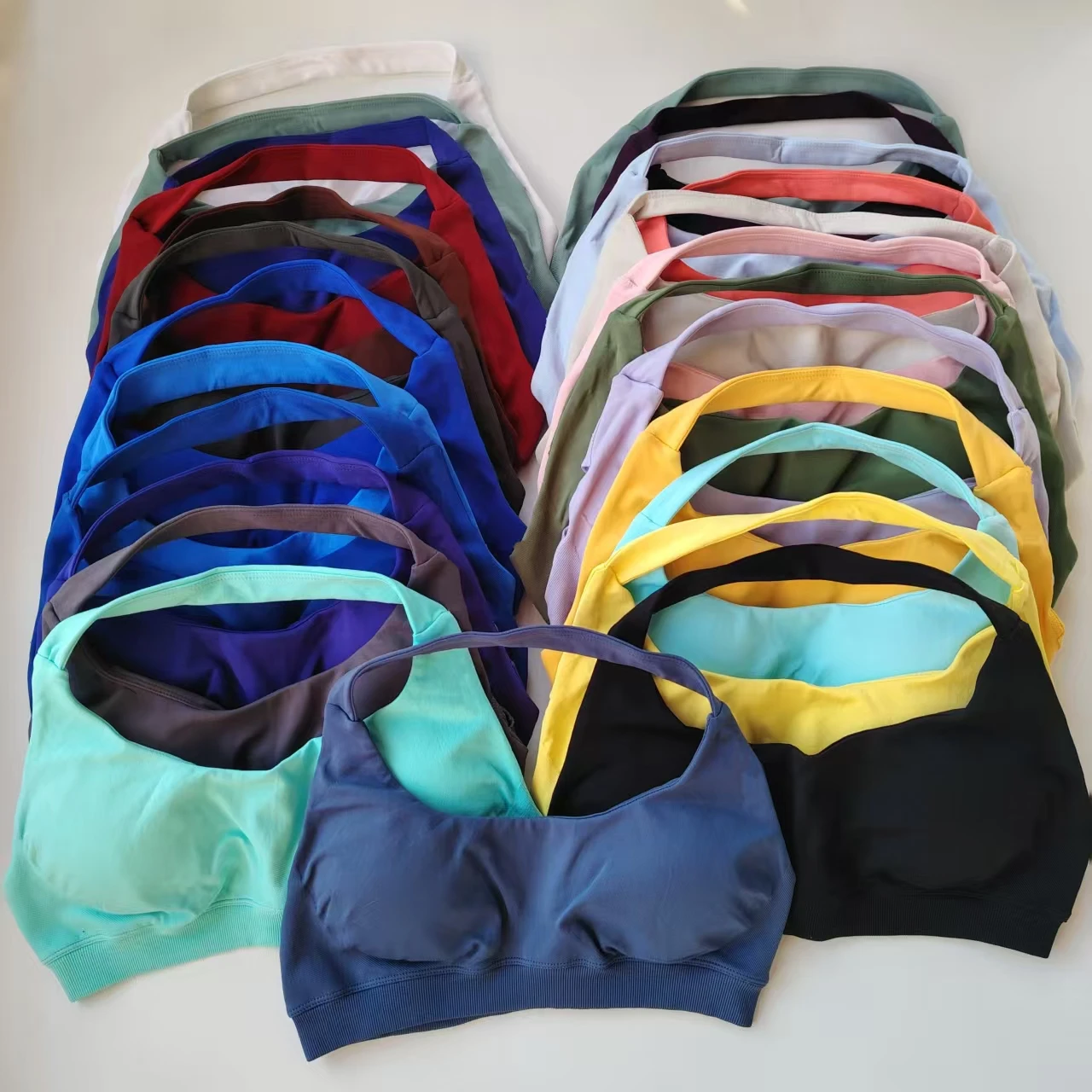 

Сексуальный бретель на шее, красивая спина, высокая талия, персиковые спортивные бюстгальтеры, шорты, костюм для пилатеса, йоги, жилет, тренировочные комплекты бюстгальтеров для фитнеса