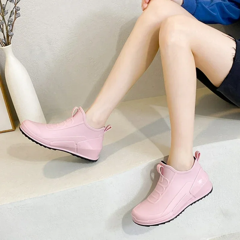 Woman Rain Shoes Waterproof Rubber Boots Ladies Casual Slip-on Flats Rainboots Female Insulated Garden Galoshes Botas De Chuva