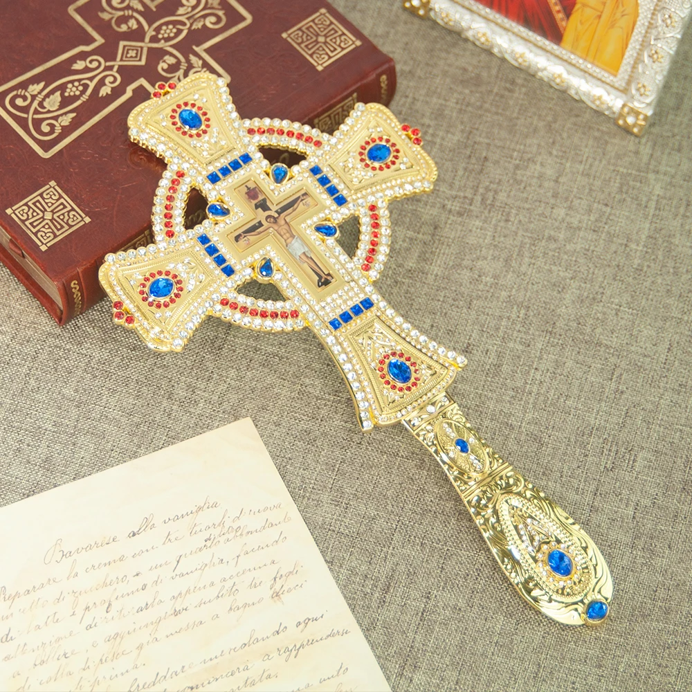 جديد 2026 الكنيسة المسيحية المعالجةية الصليب الذهب والفضة مطلي مع كريستال مزخرف حفل ديني رمز هدية فكرة صندوق هدية