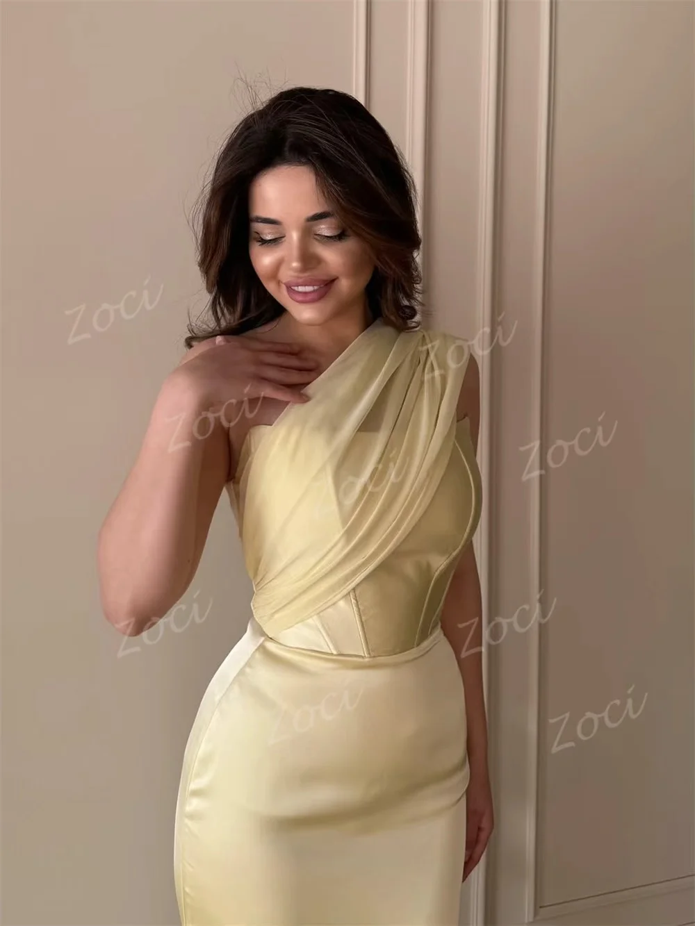 Sukienki na studniówkę Zoci Classic, jasnożółte, satynowe, o kroju syreny, z odkrytymi plecami, Vestidos De Fiesta, iluzoryczne, bez ramiączek, suknie wieczorowe, szyte na miarę.