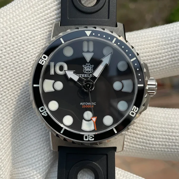 STEELDIVE Men Automatic Watch 46.5mm Mechanical Wristwatch Deep Diver 250ATM Waterproof BGW-9 Luminous Sapphire Mirror NH35