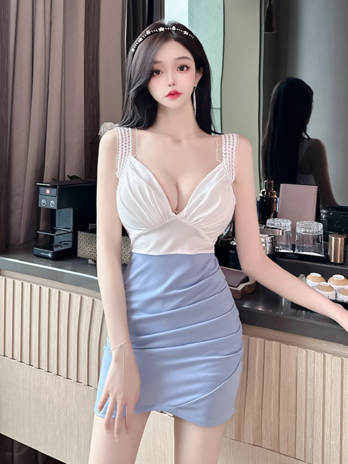 

Sexy Pure Desire Sweet Girl Deep V Ne Exaggerated Chest Color Blo Bodycon Dr Slimming Waist Strap ort Skirt