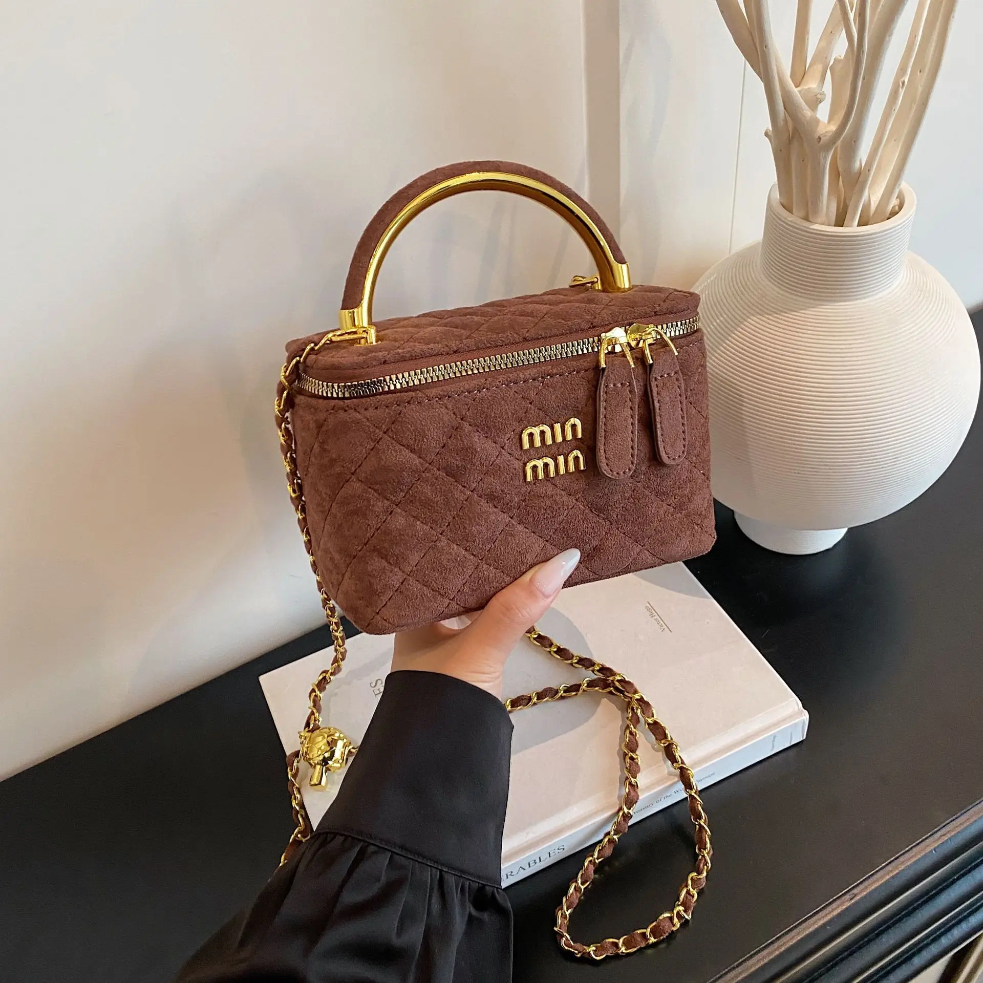 

Стеганая сумка-коробка с цепочкой, роскошная квадратная сумка через плечо, женская шикарная сумка через плечо, сумка «день-ночь», минималистичная кожаная сумка