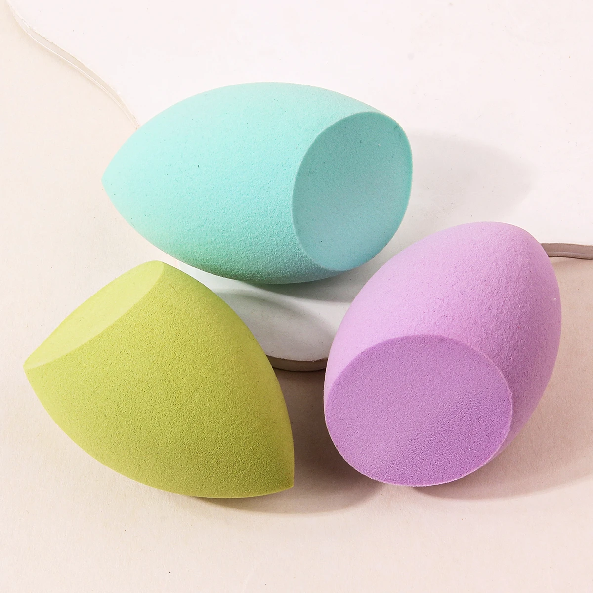 Zestaw gąbek do makijażu z 3 sztukami do płynu, kremu i pudru, podkład w wielokolorowym kolorze