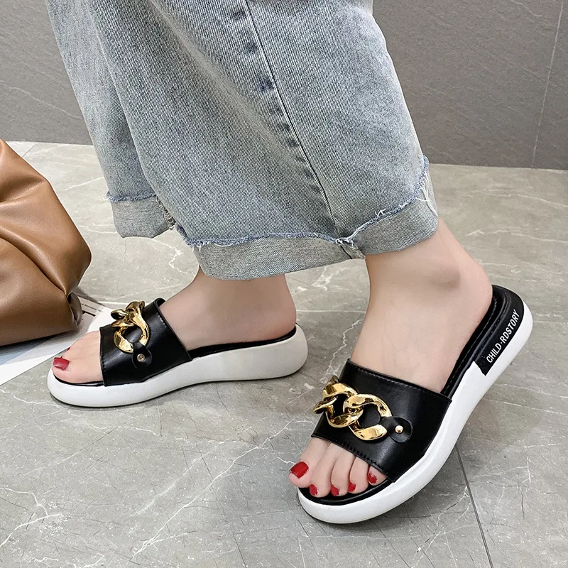 2022 women summer new metal buckle flat thick bottom beach slippers outdoor all-match sandals home durable slippers beige