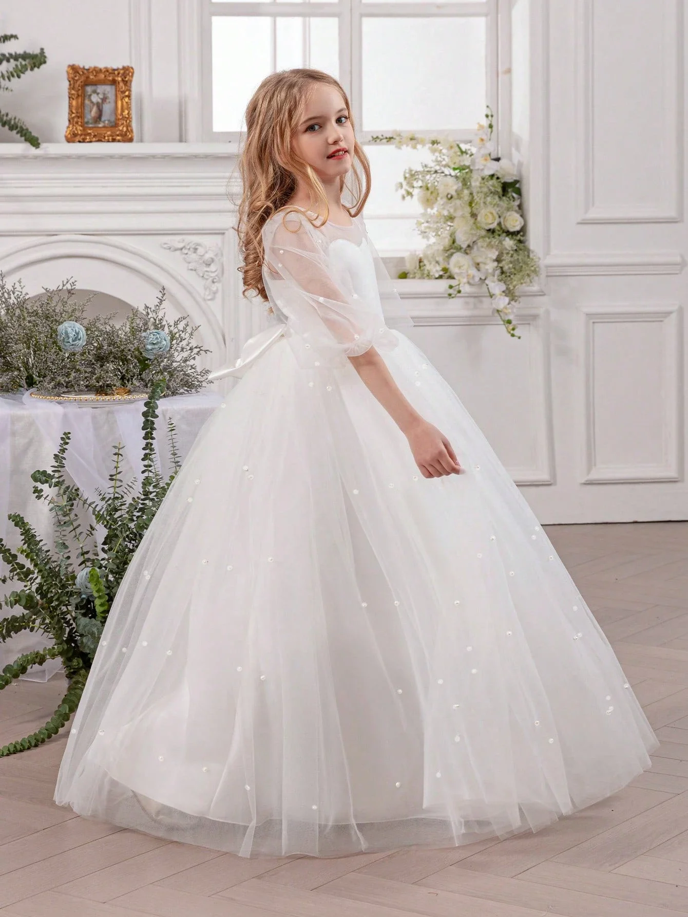 

Elegant White Tulle Ball Gown With Beading And Bow Back For Women
