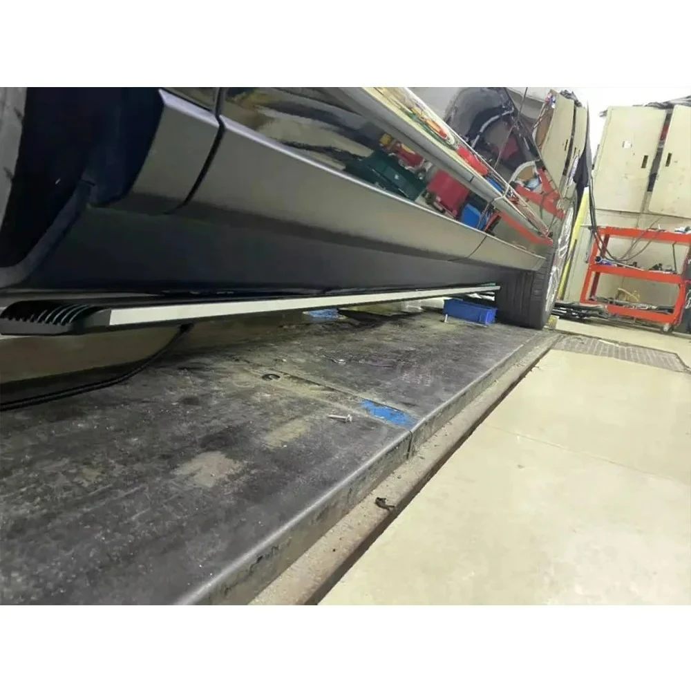 Exklusive Produktion für Rolls Royce Cullinan Vollautomatische schwarze elektrische Seitenstufen aus Aluminiumlegierung