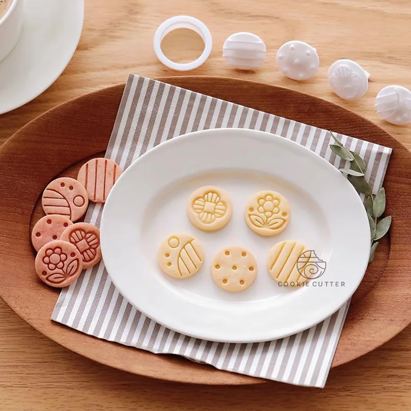 

5 шт./компл., простой лаконичный стиль, форма для печенья с цветочной травой, прессованная форма, штамп для печенья, булочка на пару, вечерние украшения для выпечки кондитерских изделий