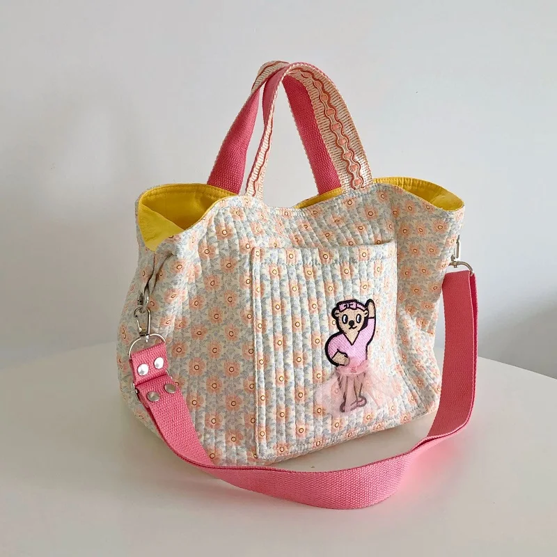 Ins Wind Mommy Bag Go Out Bolsa multifunción de gran capacidad para madre Oso Flor rota Bolso de mano de un solo hombro para madre y bebé