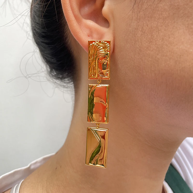 ENFASHION Human Figure Earrings Gold Color Kolczyki Piercing Earings Fashion Jewelry For Women Eyecatch Christmas Party E221391