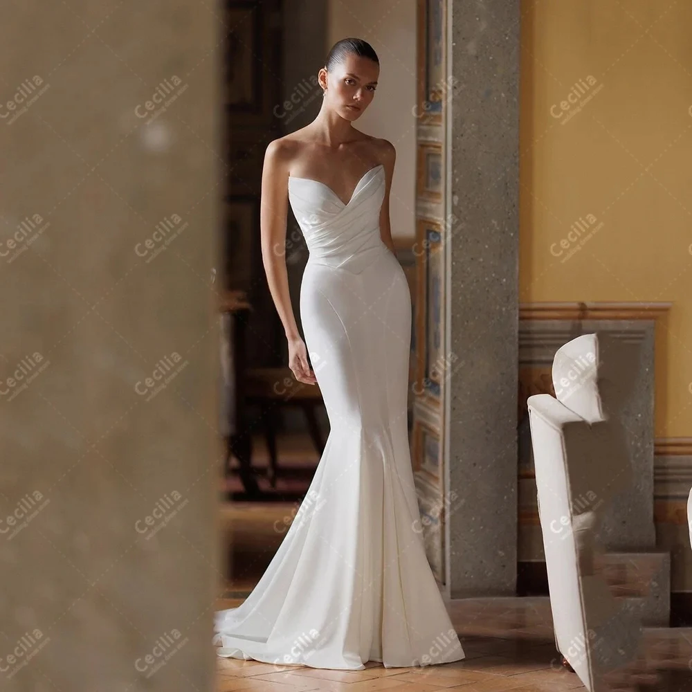 

Simple Wedding Dresses Satin Bridal Gowns Sexy Strapless Backless Robes For Formal Party Sweep Train Charming Vestidos De Novia