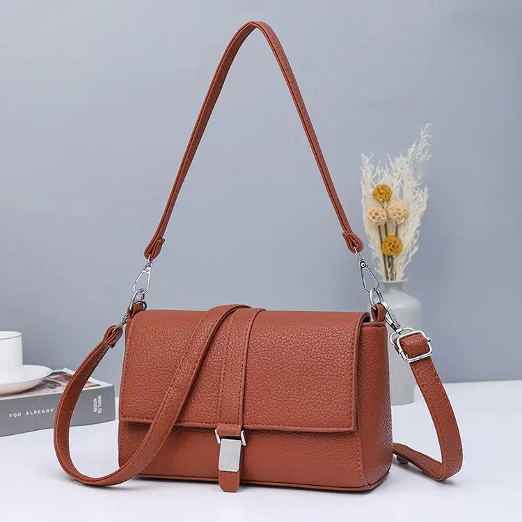 

2025 Early Fall New Spacious Luxury Bag Women Versatile Crossbody Chic Shoulder Handheld Purse