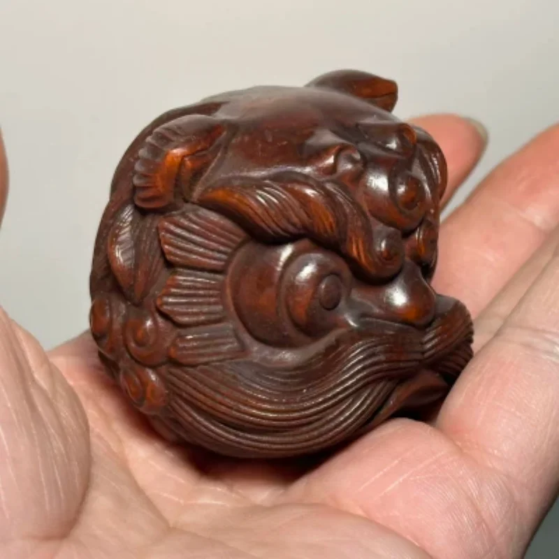 Vintage Craft: Classic Boxwood Mini Lion Sculpture, Symbol of Good Fortune, Protection & Graceful Desk Decor Handle Piece