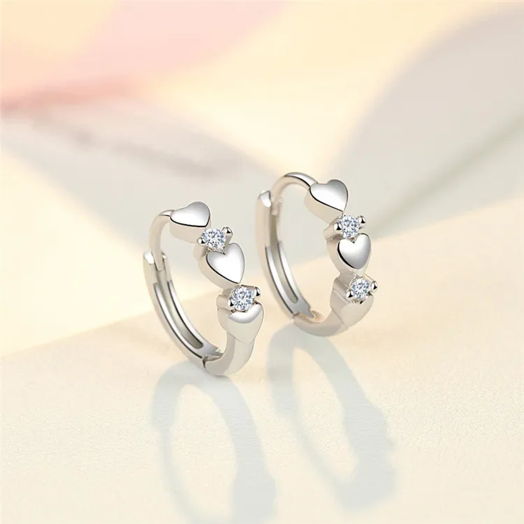 

Korean version of simple fashion love diamond-set earrings women's jewelry peach heart earrings ear buckle jewelry