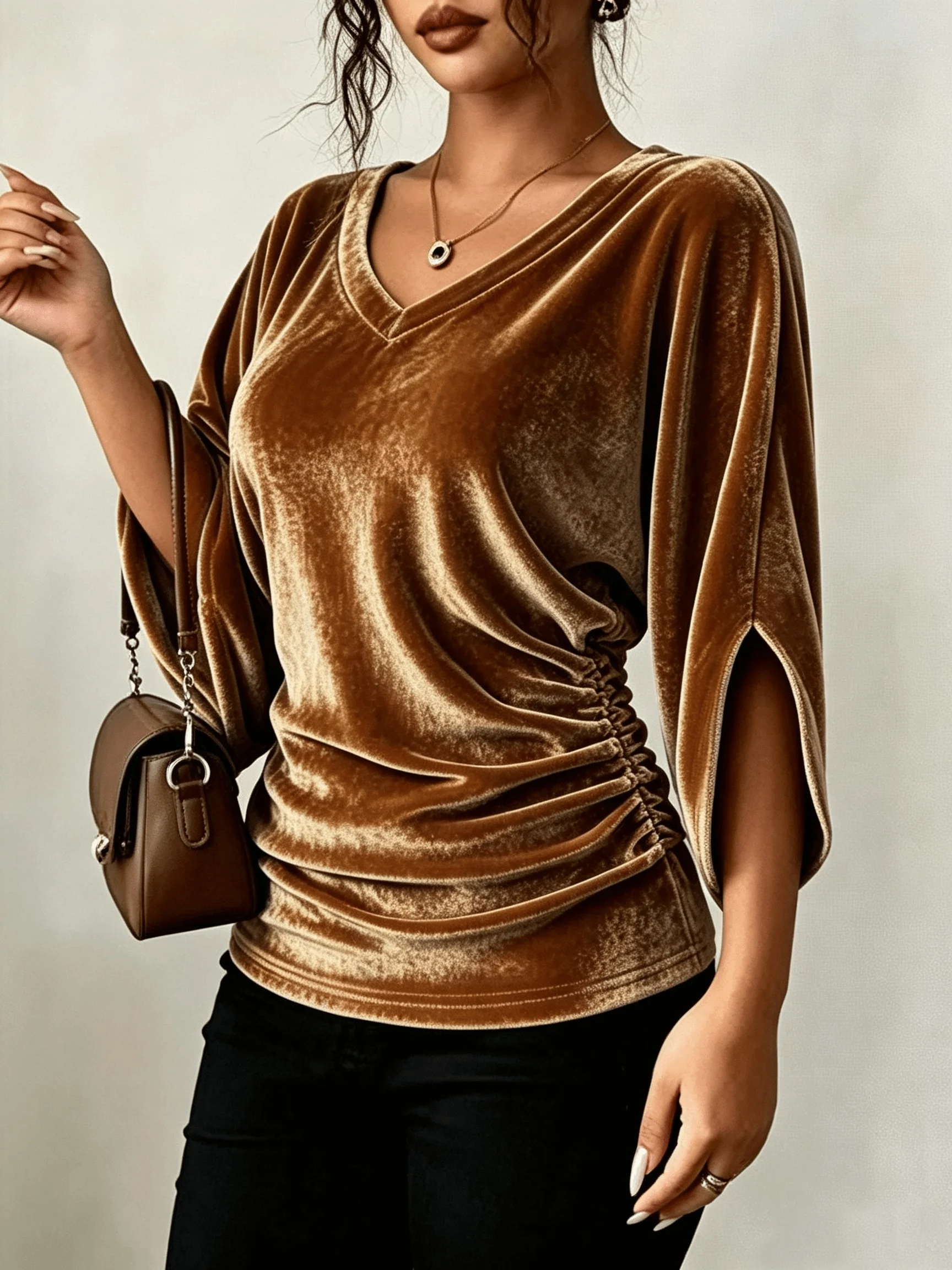 Plus Size Damen Samt-Oberteil mit V-Ausschnitt, 3/4-Ärmeln, elastischen Seitenpartien und Raffungen, einfarbige lässige Bluse – Detail 13