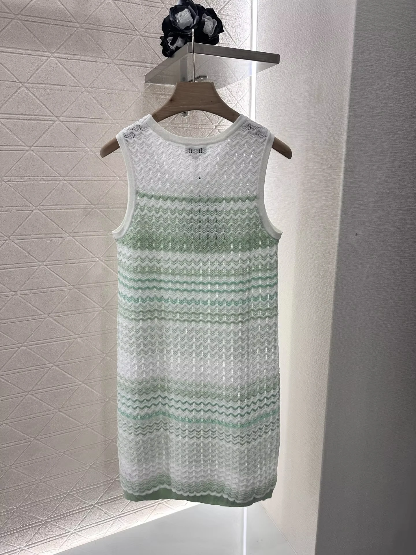 

Designer Brand 2025 Spring/Summer New Striped Knitted Tank Top Dress