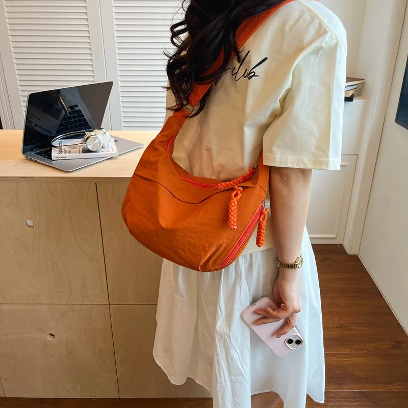 2026 Women Lightweight Canvas Crossbody Bag Dumpling Shape Large Capacity Fitness Sports Shoulder Bag
