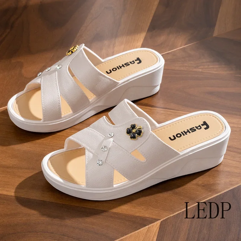 

Women Shoes Summer Slippers Women Wear Outside Thick Sole Wedge Heels Fashion Slippers Soft Bottom Mother Shoes Zapatos De Mujer