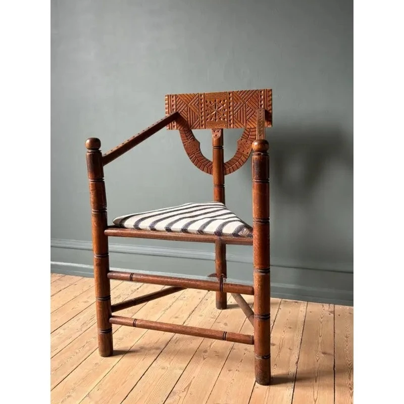 Medieval Dutch carved triangular dining chair retro armrest backrest book chair special-shaped household antique chair