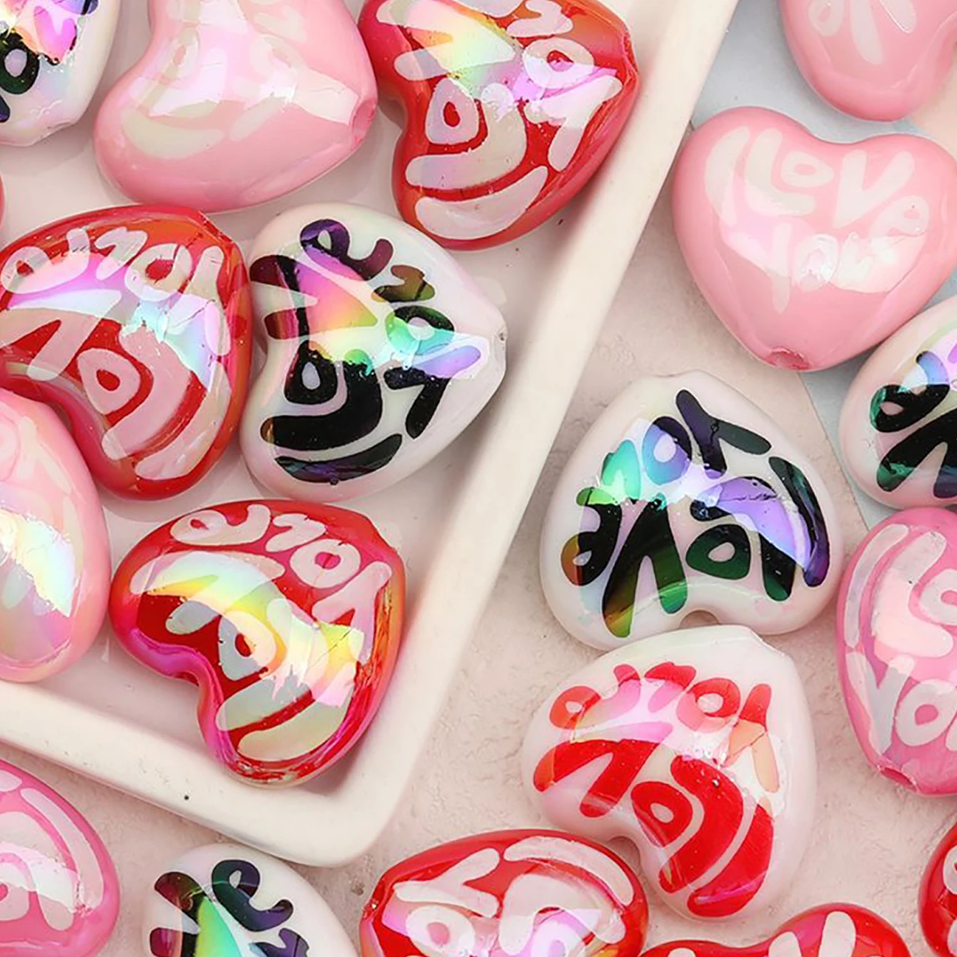 Perles rondes colorées à motif d'amour pour la Saint-Valentin, perles à trou droit, accessoires DIY pour chaînes de téléphone portable et stylos