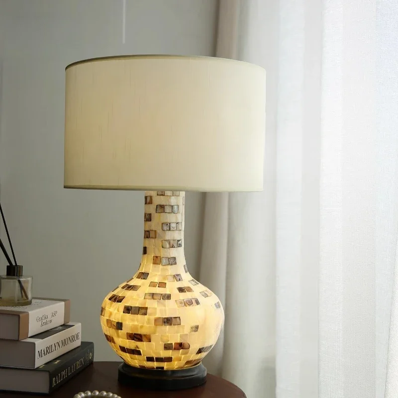 Table lamp high-end touching mermaid lamp French American retro living room bedroom decorative table lamp