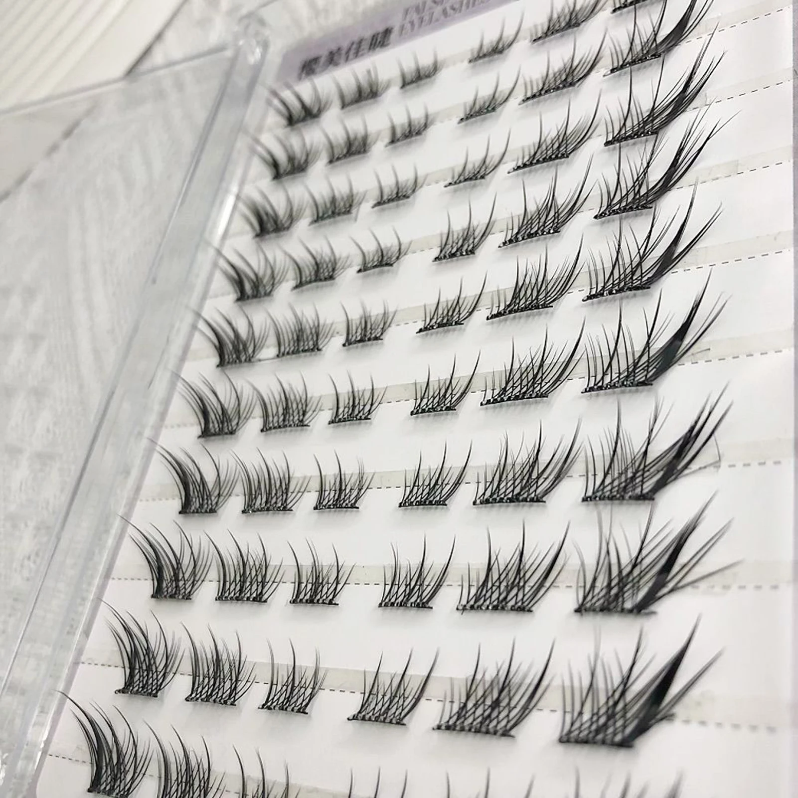Glue Free Wispy Foxes Fake Eyelashes 11-13mm Wispy Anime Eyelash Time-saving Choice For Beginners Segmentation Lashes 10/20 Rows