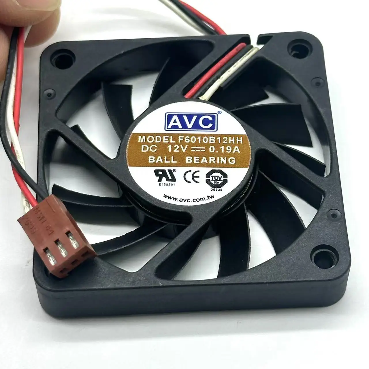 

AVC F6010B12HH Server Cooling Fan DC 12V 0.19A 60x60x10mm 3-wire