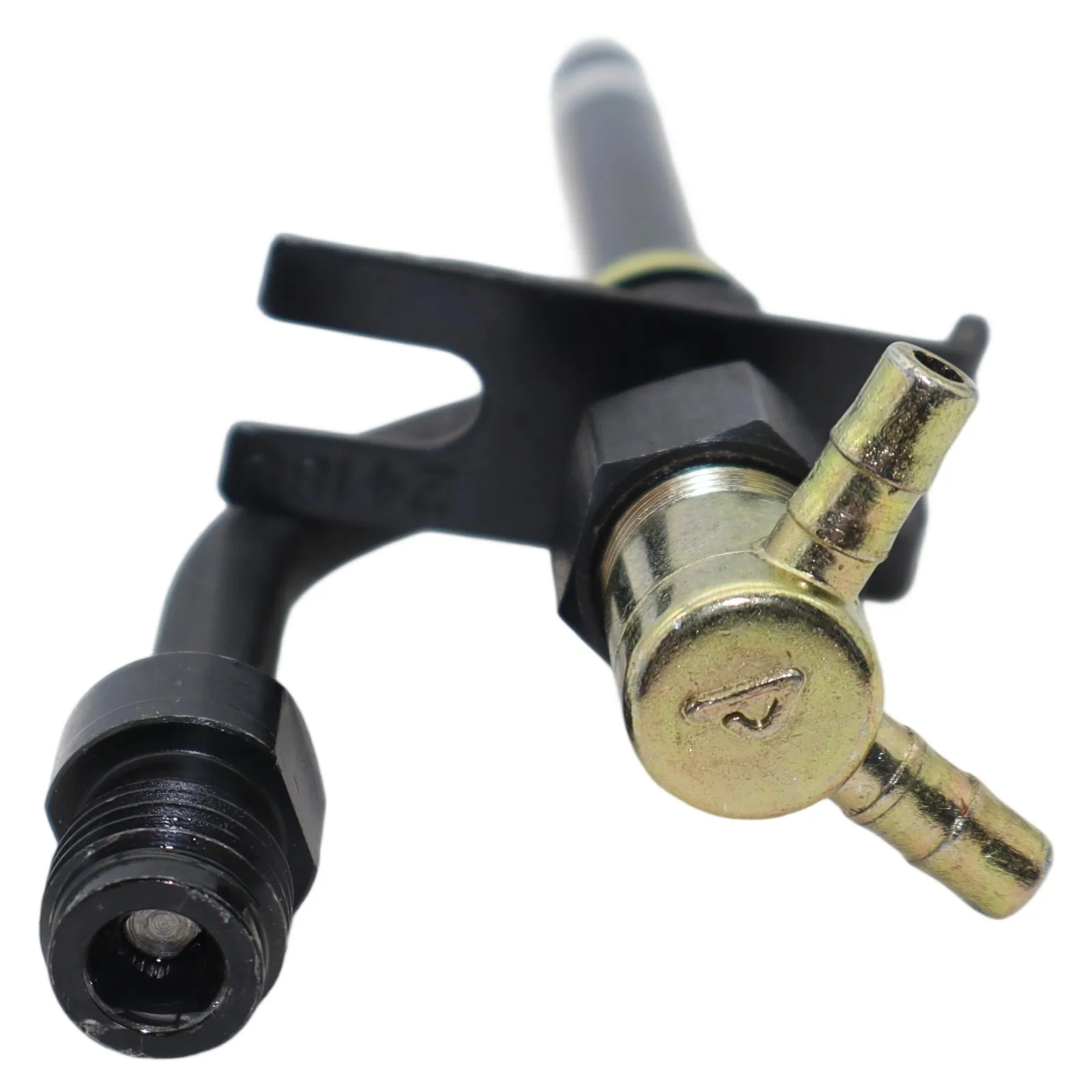 1PCS Fuel Injector 17391-53000 For Kubota L2850F L2850DT L3250DT L3250F L2650DT-GST L3450DT-GST L2550DT-GST L2250DT Tractor