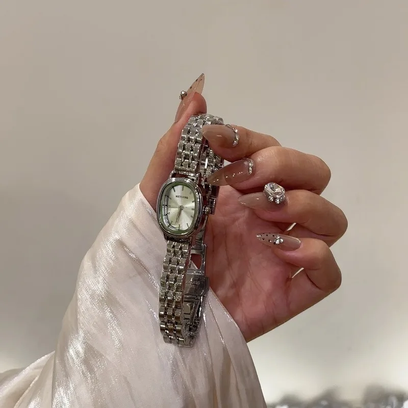 

Роскошные часы с маленьким циферблатом, наручные часы с маленькой стальной браслетной цепочкой, модные студенческие часы в корейском стиле, простые часы в университетском стиле, подарок