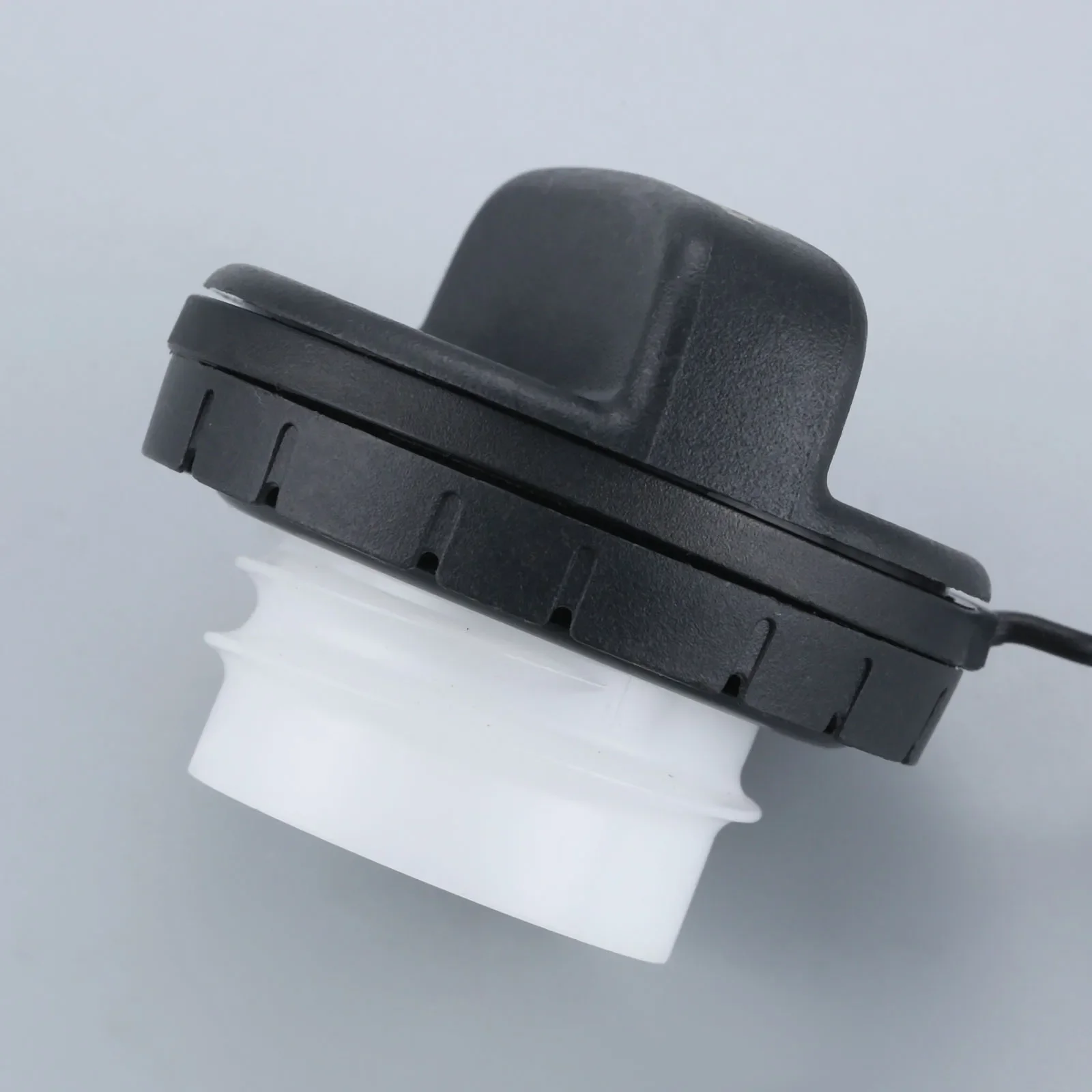 1pc Fuel Tank Gas Cap Replace YF1Z-14529- ABA For 2010-2013 4 RUNNER 2007-2012 AVALON 2007-2012 CAMRY  2007-2014 FJ CRUISER