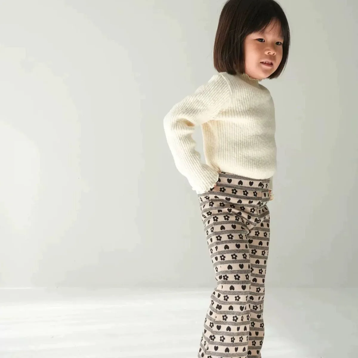 Girls' Pants Spring 2026 New Children's Good-looking Love Printed Leggings Children's Clothing Versatile Casual Micro-pull Pants