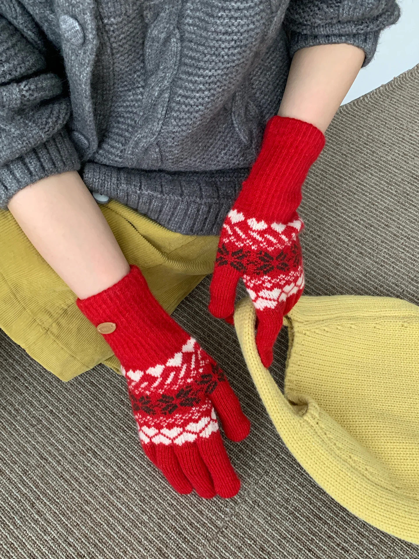 Retro Fair Isle Knitted Red Gloves Women's Autumn Winter Cycling Touchscreen Capable Warm Cold Proof Fingerless Mittens