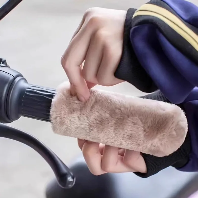 

Winter Warm Handlebar Covers for Motorbike Electric Scooter Anti Slip Plush Sleeves Windproof Motorcycle Grip Covers