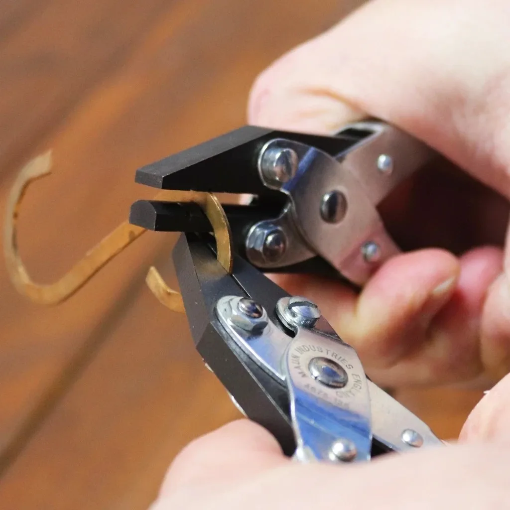 MAUN 4710‑125 Half Round & Flat Jaws Parallel Plier 125mm With 3 Collet‑Making Notches