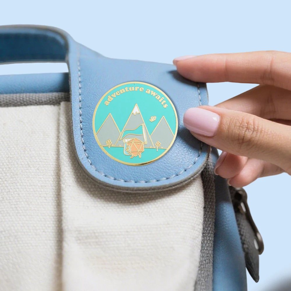 مغامرة ينتظر الصلب المينا دبوس آر بي جي لعبة فيديو المشجعين هدية ل الزنزانة ماستر D & D باثفندر اللاعبين اكسسوارات شارة بروش #1