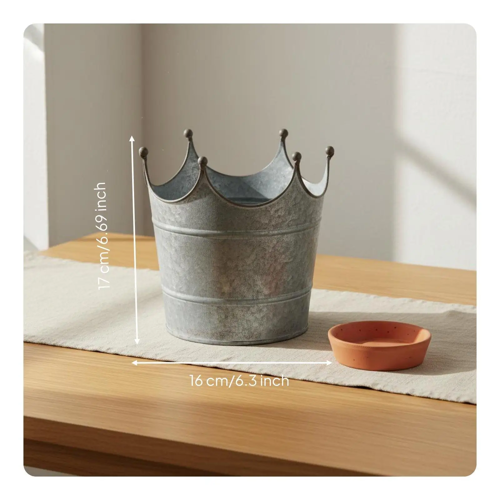 Distressed Metal Iron Planter Antique Aesthetic Flower Pot Decorative Garden Accessory for Balcony and Patio Use