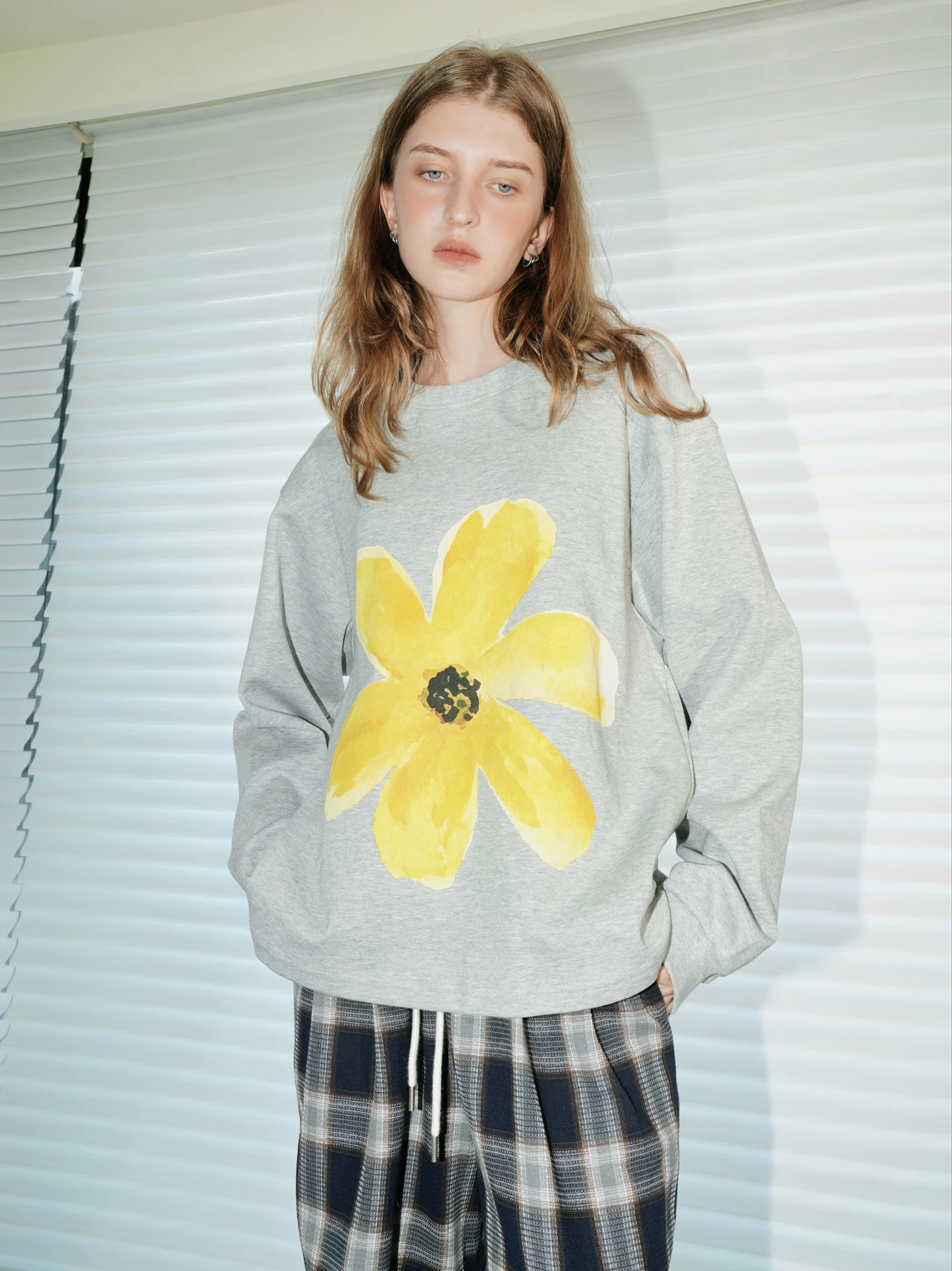 UNNNSAD Double-Sided Cotton Feel Hand-Painted Floral Retro Print round Neck Casual Sweatshirt Women's Loose Fit Long Sleeve