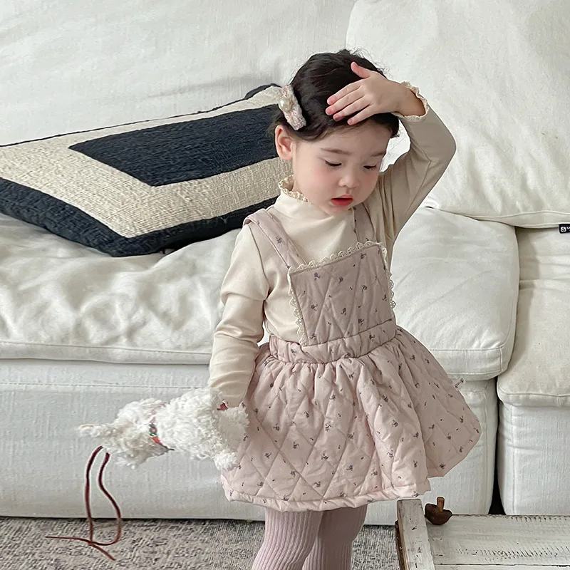 2024 Autumn Winter Newborn Girls Floral Strap Thick Dress with Lace Top Baby Girl Dresses Lace Collar Long Sleeve Clothes Set