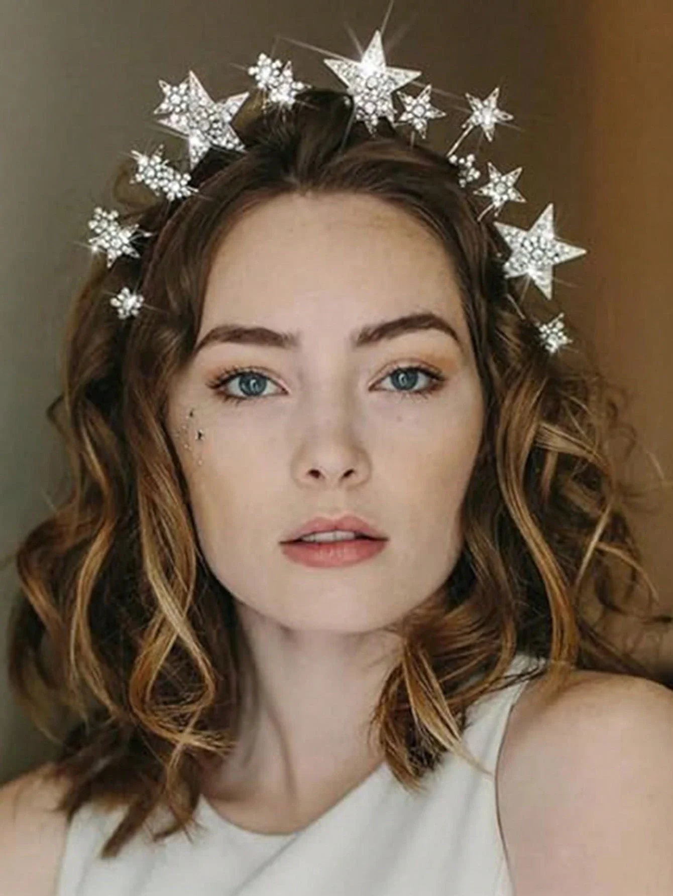 1 diadema con forma de estrella de metal 3D, minimalista y práctica, multifuncional. Adecuado para que las mujeres lo usen en días festivos, bodas y otras ocasiones.
