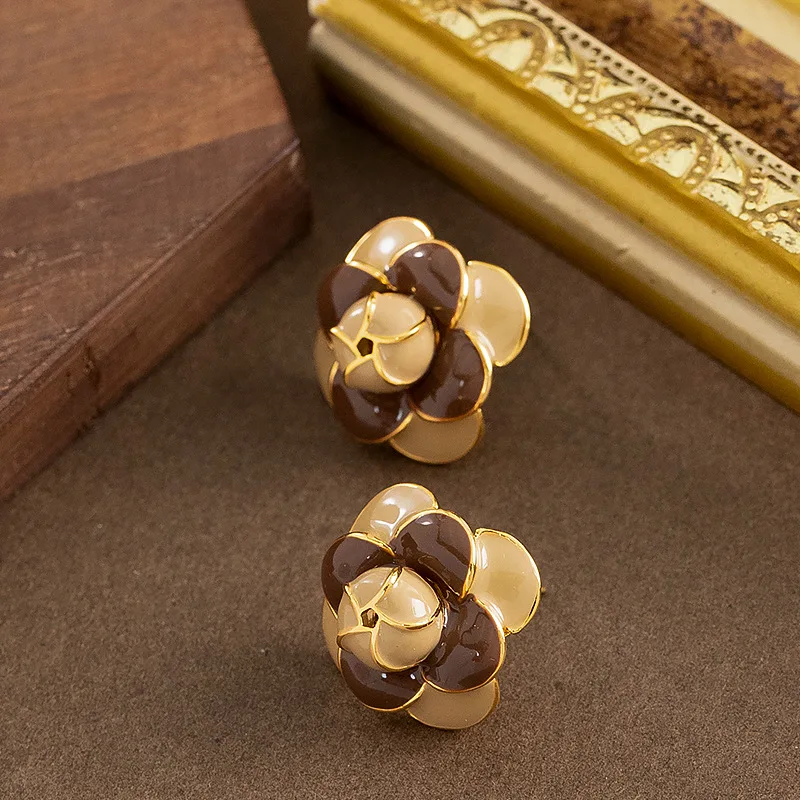 Retro elegant small fragrance style enamel dripping three-dimensional camellia earrings light luxury high-end earrings for women