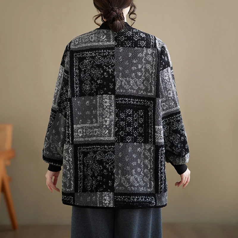 معاطف من الفرو على الموضة الصينية للشتاء من Mass Wass سترات نسائية عتيقة فضفاضة غير رسمية دافئة للسيدات 2025 ملابس خارجية كلاسيكية مرقعة #2