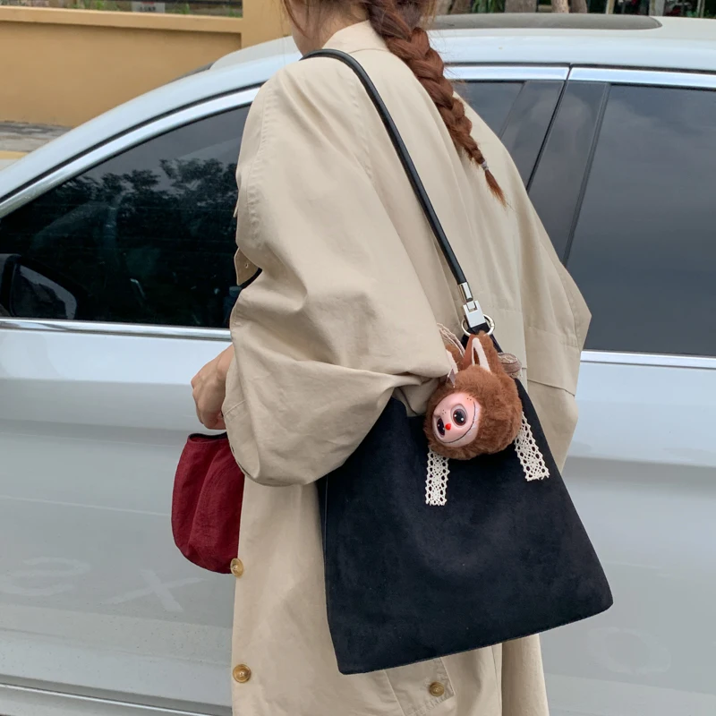 

Simple Classic Vintage Diaper Bag A Minimalist Elegant Leather Shoulder Tote With Letter Logo For Stylish Women