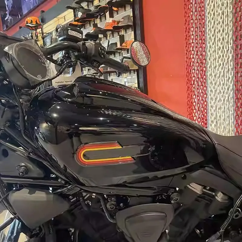 

Детали для модифицированной декоративной крышки центрального топливного бака Harley Nightwalker 975, крышки топливного бака 22-24