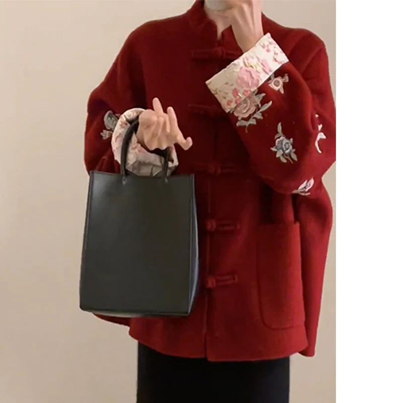 

Красное двустороннее шерстяное пальто с вышивкой в новом китайском стиле, женское, осенне-зимнее, к Новому году, высококачественное, в национальном стиле.