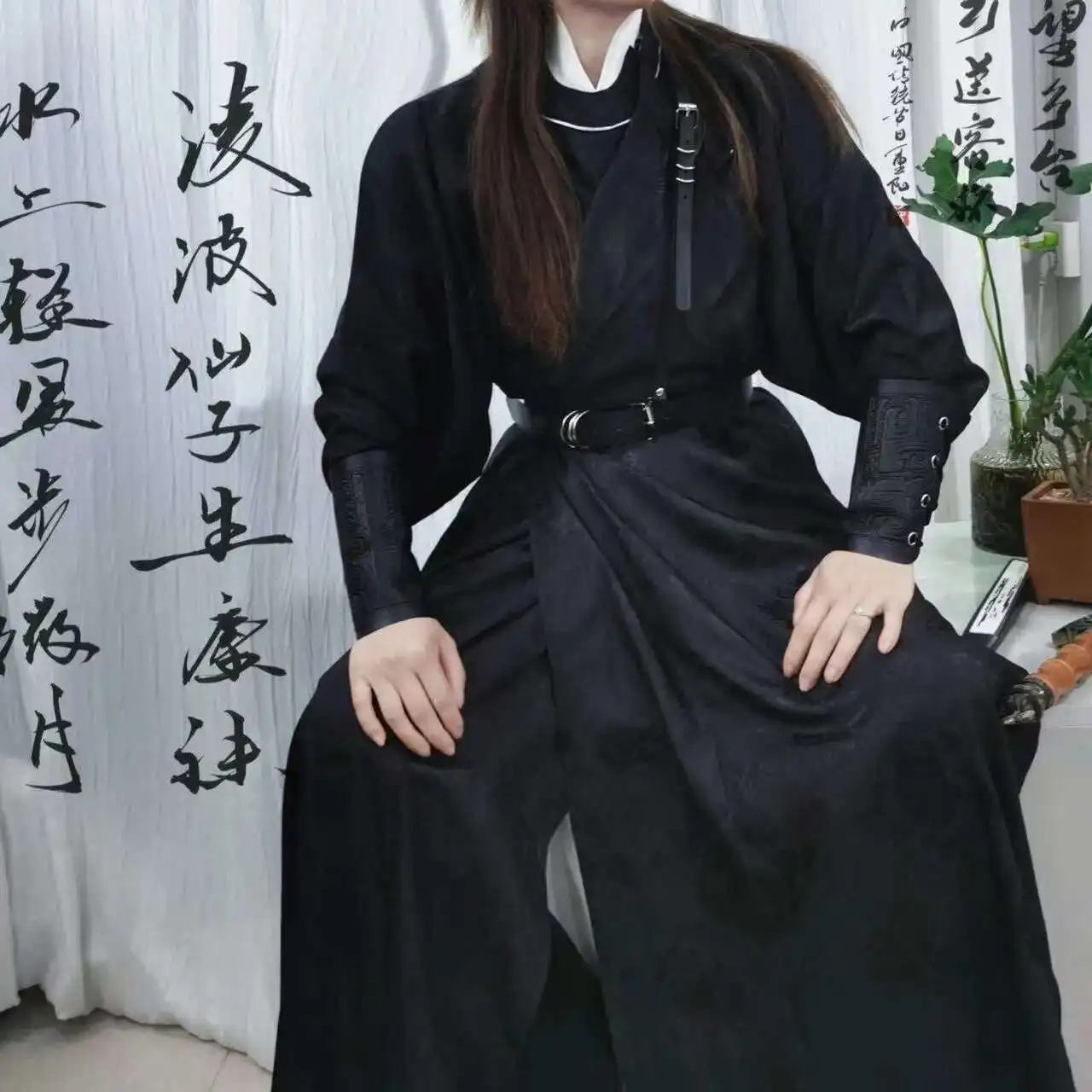 

Черное мужское и женское платье ханьфу, традиционный халат династии Тан с круглым воротником, винтажный древний фехтовальщик, карнавальный костюм, костюм для мальчиков и девочек