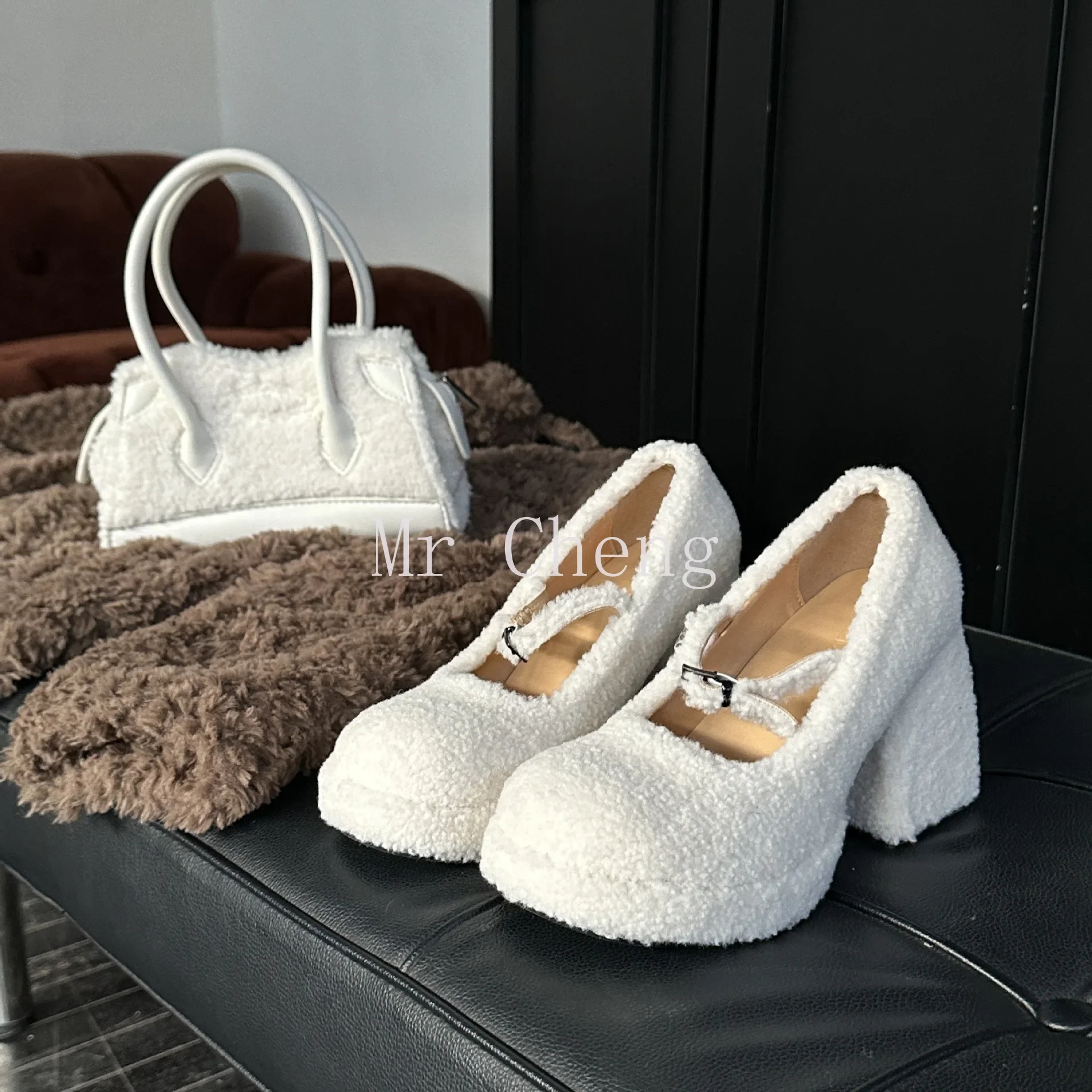 

Fur Single Shoe with Thick Sole and Waterproof Platform Mary Jane Y2K White Black Fashion Simple Thick Heel Women's Shoes