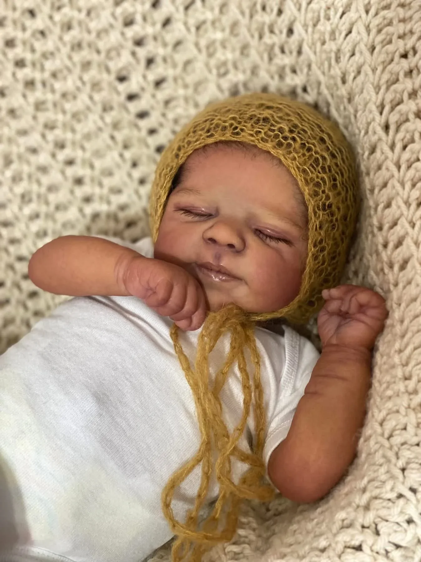 19 Zoll Pascale Soft Full Vinyl Mädchenkörper Dunkle Haut Baby Reborn Puppe Mehrere Schichten Malerei 3D Haut mit handgewurzeltem Haar